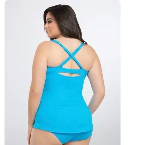 NEW Torrid Ruched swim Tankini Top Size 2X‎ blue Push-Up Bra fit Tummy control